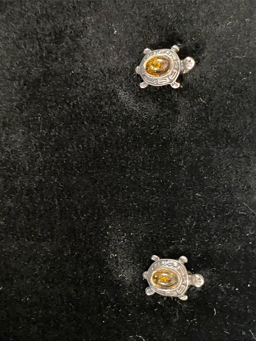 Silver Mini Sea Turtle Stud Earrings with Amber Stone - Unbranded